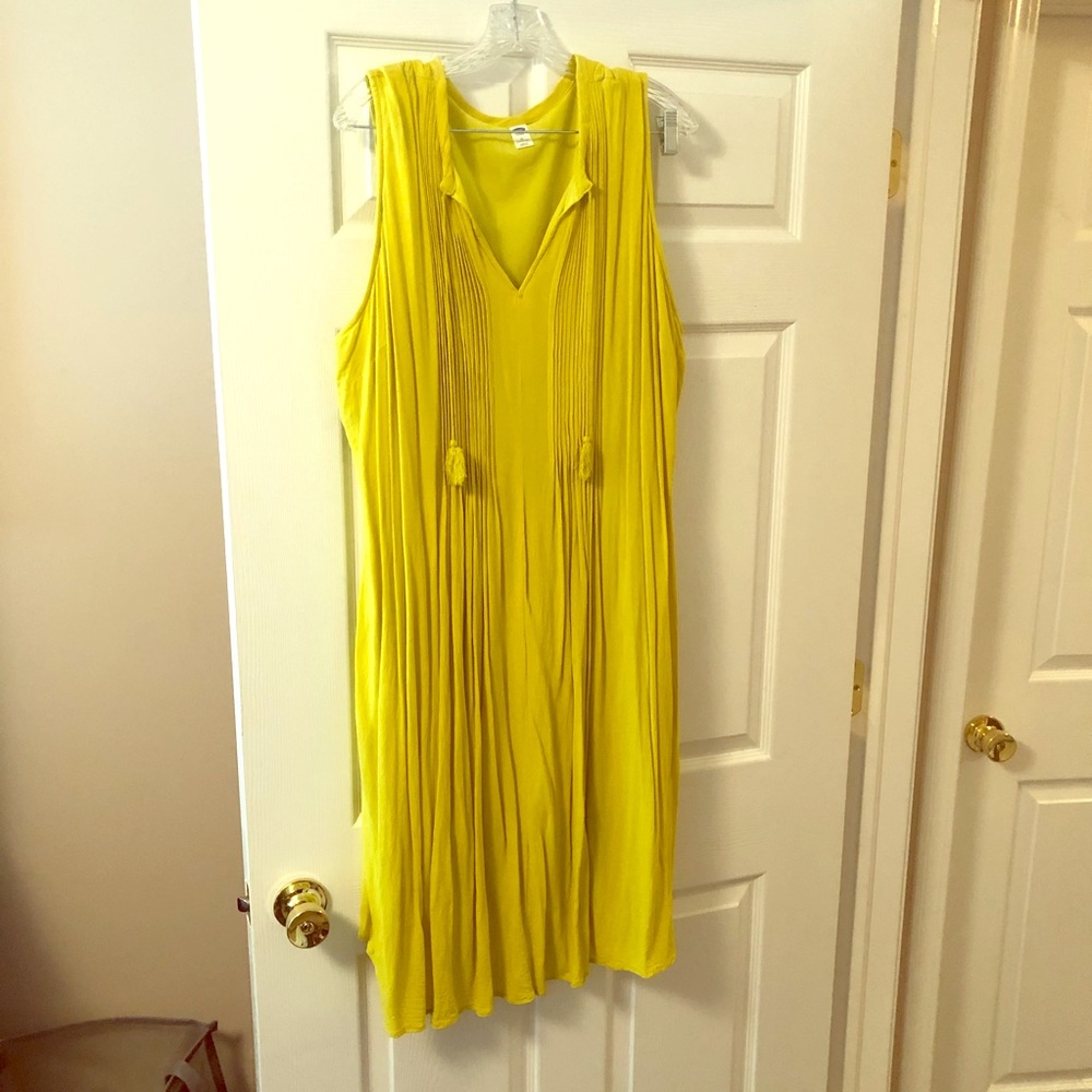 Old Navy sleeveless plus size yellow dress